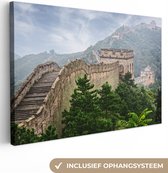 Canvas Schilderij De Chinese Muur in de bergen - 60x40 cm - Wanddecoratie