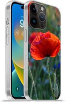 Geschikt voorApple Iphone 14 Pro - Softcase hoesje - Kleurrijke Klaprozen in Nederland - Siliconen Telefoonhoesje