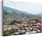 Wanddecoratie Metaal - Aluminium Schilderij Industrieel - Het bergachtige landschap van Medellín in Colombia - 150x100 cm - Dibond - Foto op aluminium - Industriële muurdecoratie - Voor de woonkamer/slaapkamer