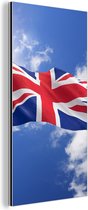 Wanddecoratie Metaal - Aluminium Schilderij Industrieel - De vlag van het Verenigd Koninkrijk wappert in de lucht - 20x40 cm - Dibond - Foto op aluminium - Industriële muurdecoratie - Voor de woonkamer/slaapkamer