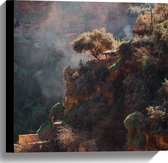 WallClassics - Canvas  - Tenten op een Berg met Bomen - 40x40 cm Foto op Canvas Schilderij (Wanddecoratie op Canvas)