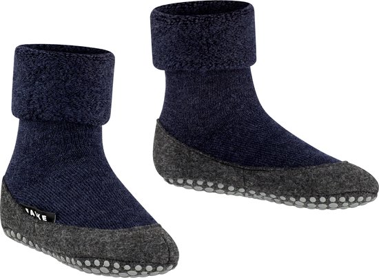 Blauwe Falke pantoffelsokken met opgerolde boord en grijze vilten zool met antislip noppen.