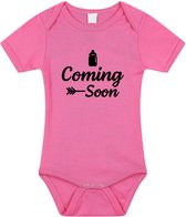 Coming soon gender reveal meisje cadeau tekst baby rompertje roze - Kraamcadeau - Babykleding 80