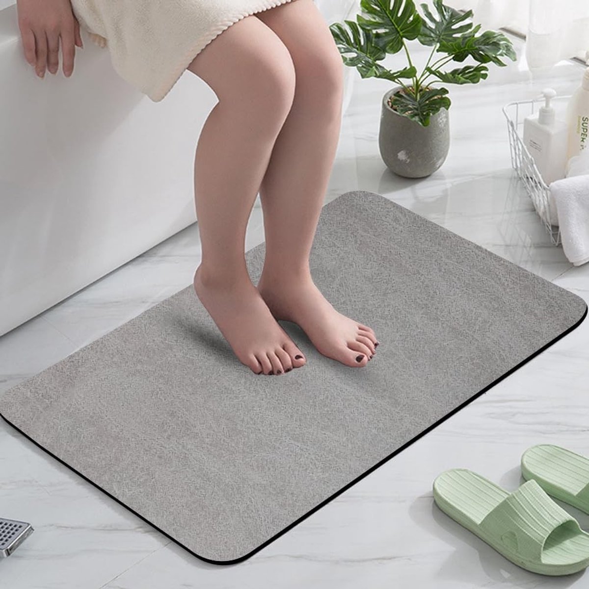 Absorbente en Sneldrogende Badmat voor Douche en Badkuip, Antislip Voetmat 40 x 60 cm (Grijs)