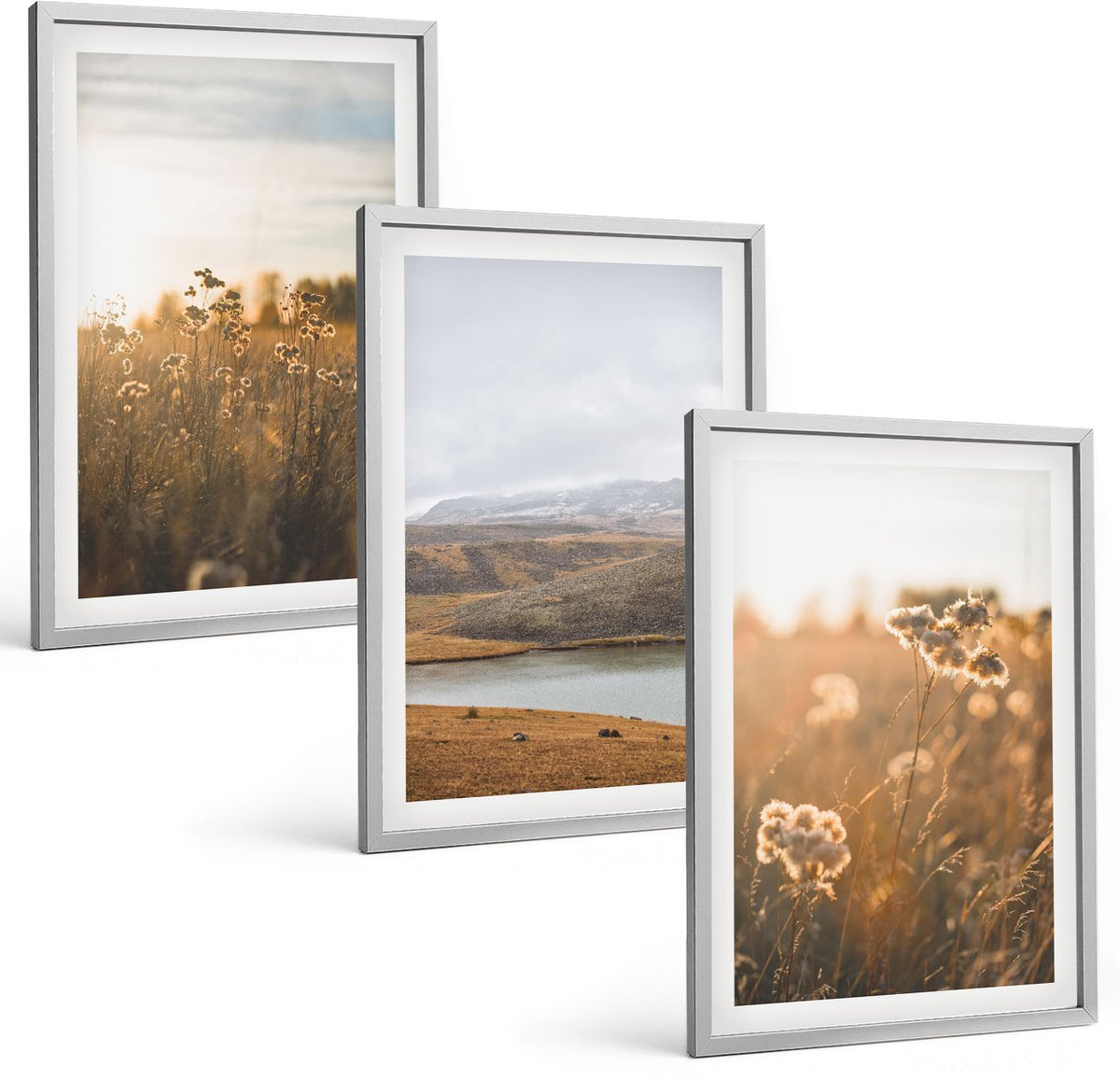 Coloray 3-Delige Schilderij Set - Landschappen Met Weilanden, Bergen En Een Meer Op De Achtergrond. - 40 x 60 cm - Moderne Wanddecoratie - Woonkamer