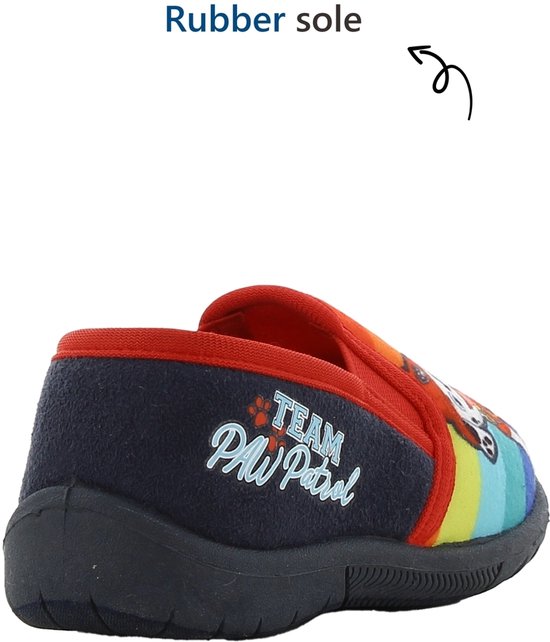 Achterkant van blauwe Paw Patrol sloffen met een zwarte rubberzool en "Team Paw Patrol" op de zijkant.