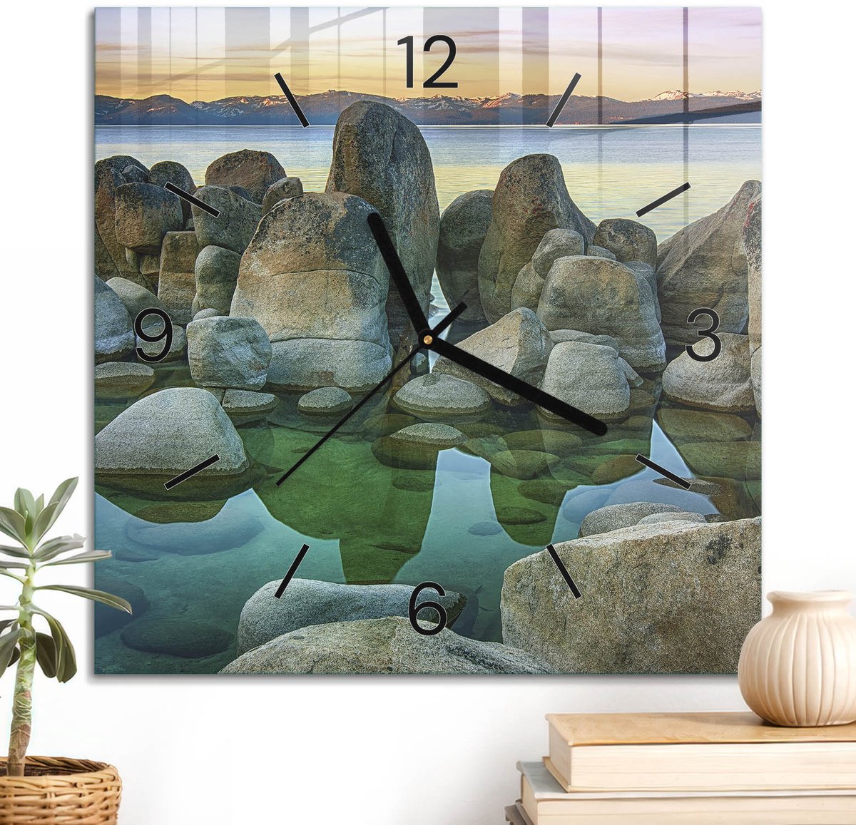 ArtPrintCave Groene Glazen Klok - 30x30 cm - Wandklok Vierkant - Vreedzaam Landschap Stille Wandklok - Natuur Wandklok Keuken - Zwarte Klokwijzers