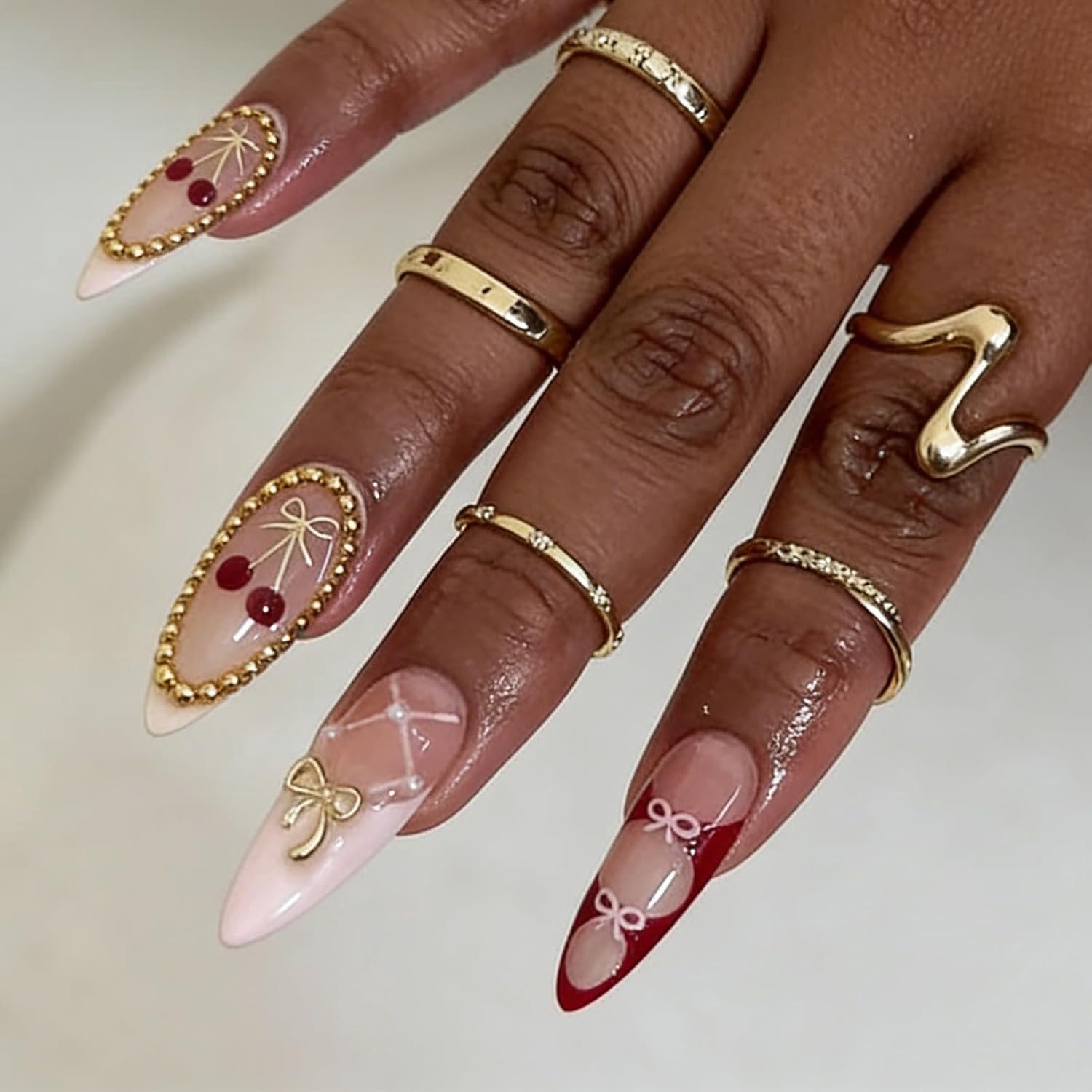 24 stuks 3D handgemaakte press-on nagels, amandel rood hart & gouden strik, kunstnagels met parels en bloemen, luxe kunstnagels met kleefpads & vijl