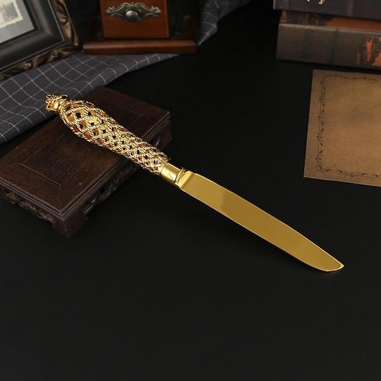Vintage Gouden Taartmes en Serveerset Elegante Gegraveerde Bruidstaartsnijder Serveerspatel Gebruiksvoorwerpen voor Verjaardag Jubileumfeest Zinklegering 11,6 Inch — afbeelding 4