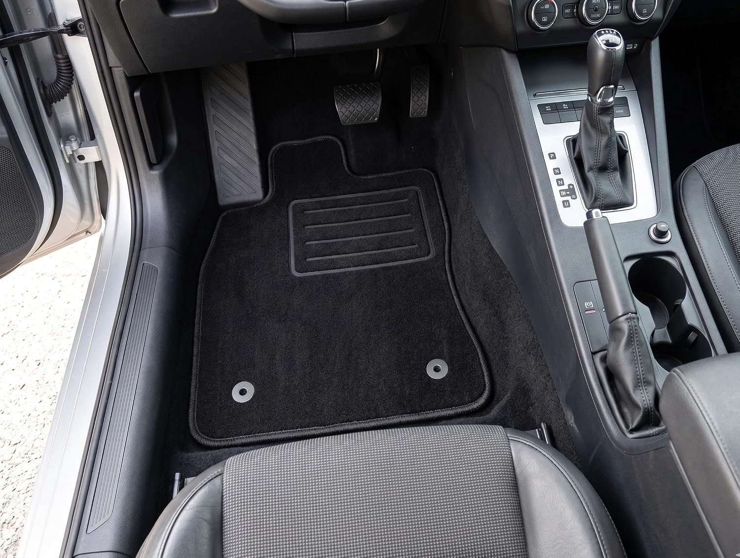 Mats4all Naaldvilt automatten passend voor Mercedes Sprinter 3 voorset bankuitvoering 2006-2014 | Antislip | Met versterking | 4-delig | Automatten | Mattenset