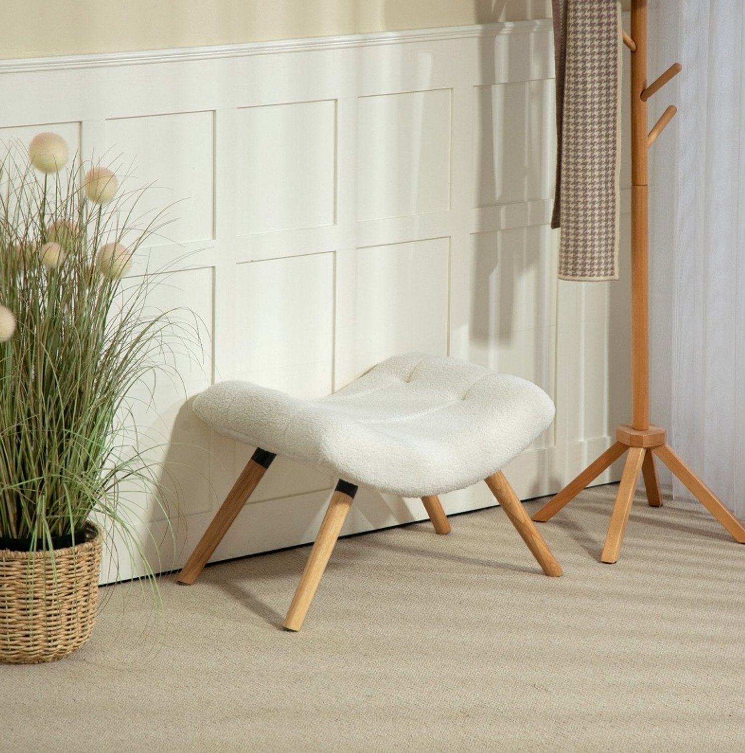 CHICFURN Voetenbankje - Fleece bekleding - Houten poten - Crèmewit