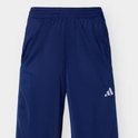 Donkerblauwe adidas trainingsbroek met elastische tailleband en een klein wit adidas-logo op het linkerbeen.