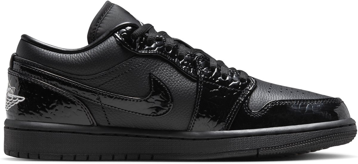 NIKE W AIR JORDAN 1 LOW SE GJ HJ7743-010 37 5 Veelkleurig