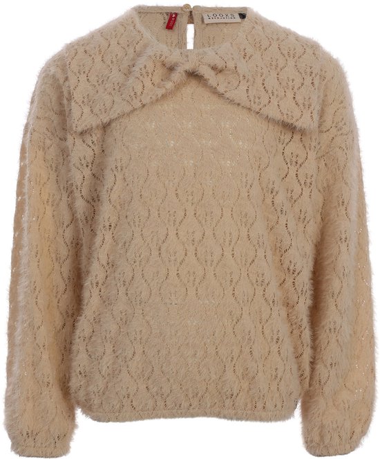 Beige gebreide blouse met strikdetail, opengewerkt patroon en kraag.