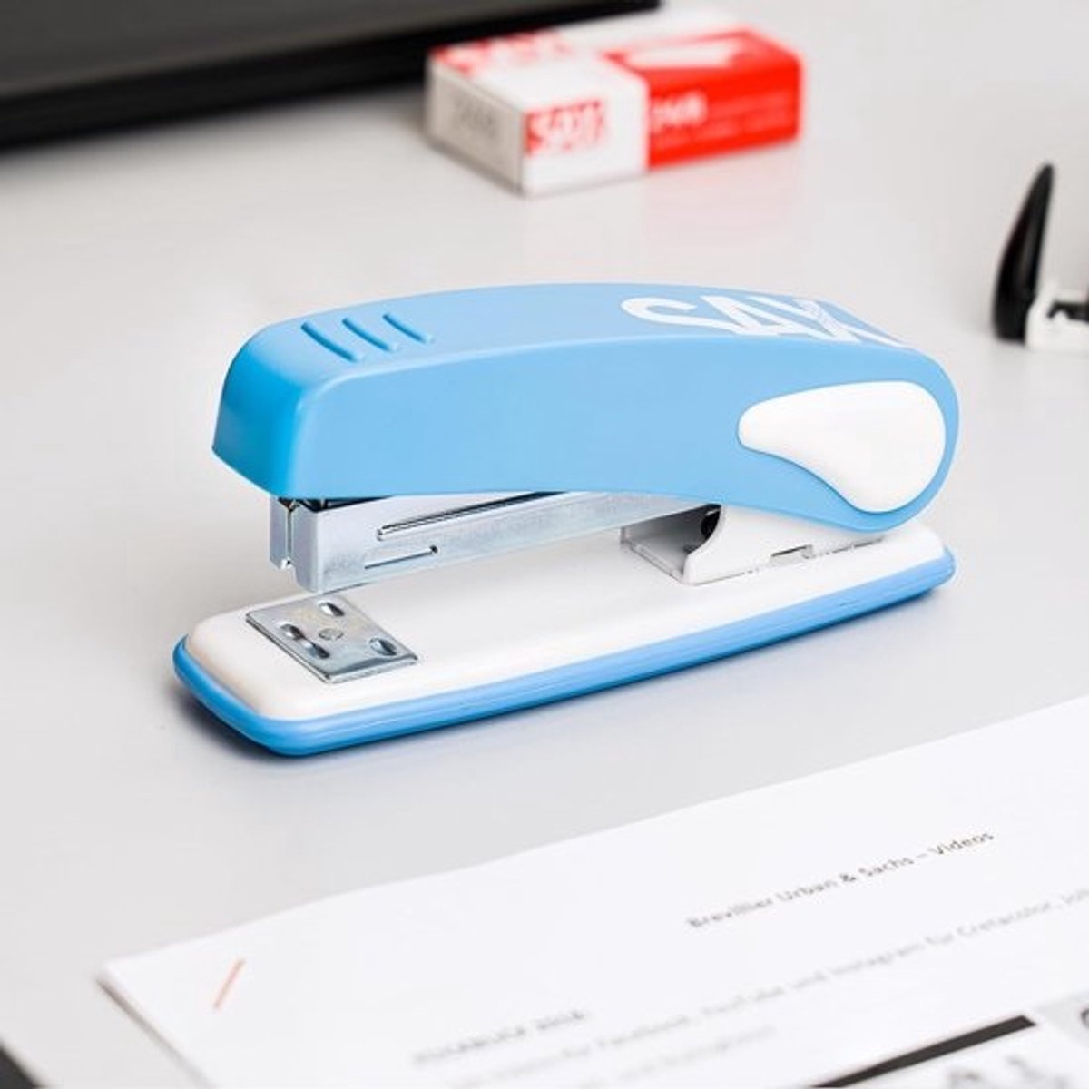 Nietmachine Metaal - Kantoornietmachine Handnietmachine - Documenten Vastzetten - 25 Vellen Capaciteit - 63 mm Diepte - Lichtblauw