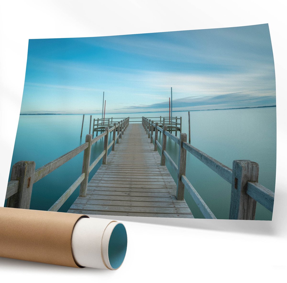 Coloray Polycanvas Wandposter – Steiger Aan Het Meer, Blauw – 594 x 840 mm – Grijs Wandposter – Rechthoek – Decoratieve Wandposter – Woonkamer – Klassiek