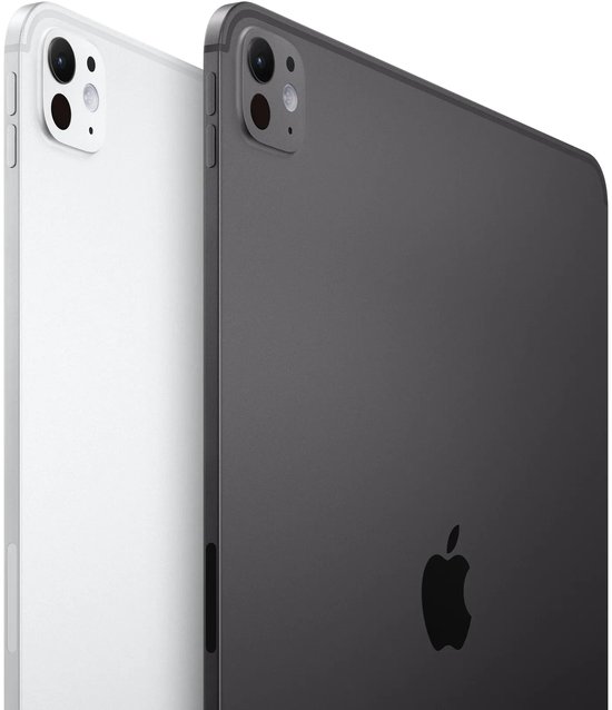Achterzijde van een zilveren en een spacezwarte iPad Pro naast elkaar, met zichtbare camera's en Apple-logo.