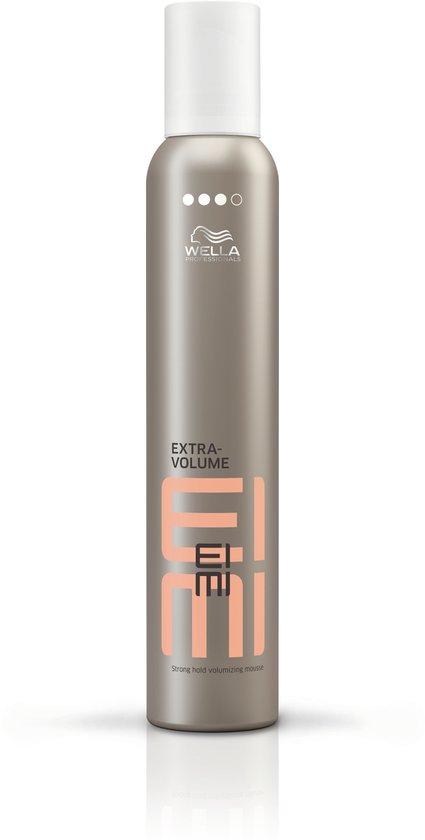 Mousse Wella EIMI Extra Volume dans un flacon pulvérisateur argenté avec texte rose et blanc. "EXTRA VOLUME" et "Strong hold volumizing mousse".