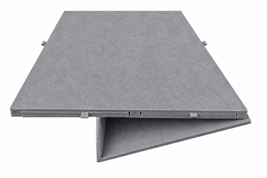 Grijze puzzelmat, gesloten en deels opengeklapt, met opbergmogelijkheden.