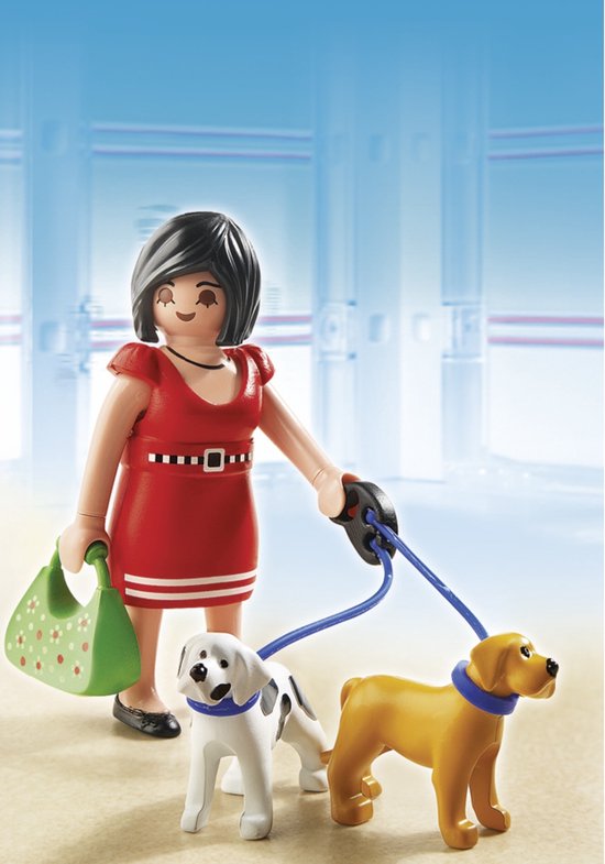 Vrouw met puppy's / Femme avec chiots