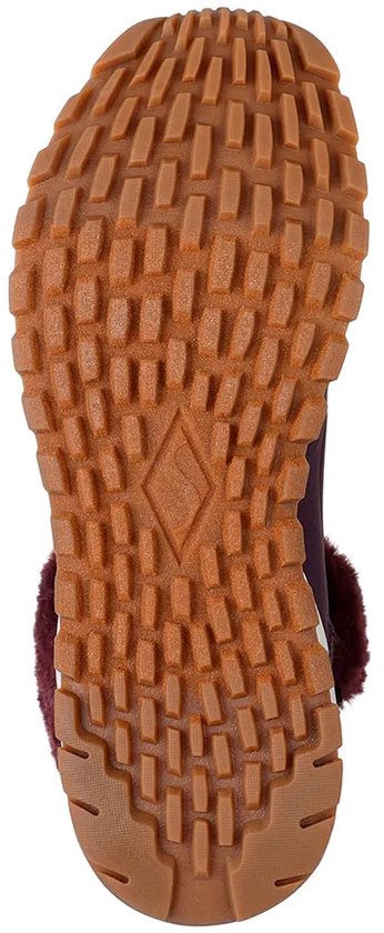 Onderkant van een paarse veterboot met een stevig profiel.
