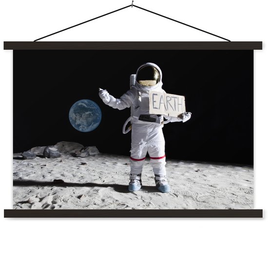 Posterhanger incl. Poster 90x60 cm - Schoolplaat - Astronaut - Aarde - Maan - Textielposter - Zwarte latten