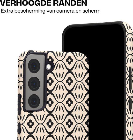 Crème telefoonhoesje met zwart retro bloemenpatroon. Verhoogde randen voor extra bescherming.
