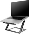 Zilveren laptop op een donkergrijze, verstelbare laptopstandaard.