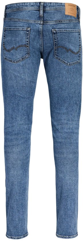 Achterkant van een blauwe slim fit jeans met Jack & Jones label.