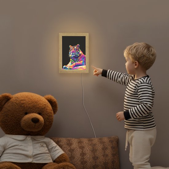 Nachtlampje 15x20 cm - Kinder lampje - Tijger - Kleurrijk - Dieren - Zwart - Neon - Tafellamp kinderkamer - Slaapkamer lamp - Bedlamp kinderen - Kinderlampje stopcontact - Wandlamp babykamer - Nachtlampjes van Merkloos — afbeelding 5