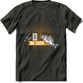 Big Catch - Vissen T-Shirt | Grappig Verjaardag Vis Hobby Cadeau Shirt | Dames - Heren - Unisex | Tshirt Hengelsport Kleding Kado - Donker Grijs - 3XL