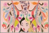 JUNIQE - Poster met kunststof lijst Alice in Wonderland -20x30