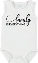 Baby Rompertje met tekst 'Family is everything' | mouwloos l | wit zwart | maat 62/68 | cadeau | Kraamcadeau | Kraamkado