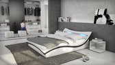 Gestoffeerd bed 140 x 200 cm LED leder look