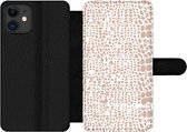 Bookcase Geschikt voor iPhone 11 telefoonhoesje - Dierenprint - Roze - Slang - Met vakjes - Wallet case met magneetsluiting