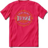 1977 The One And Only T-Shirt | Goud - Zilver | Grappig Verjaardag  En  Feest Cadeau | Dames - Heren | - Roze - XXL