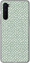 Telefoonhoesje Geschikt voor OnePlus Nord hoesje - Stippen - Groen - Wit - Siliconen Telefoonhoesje Telefoonhoesje