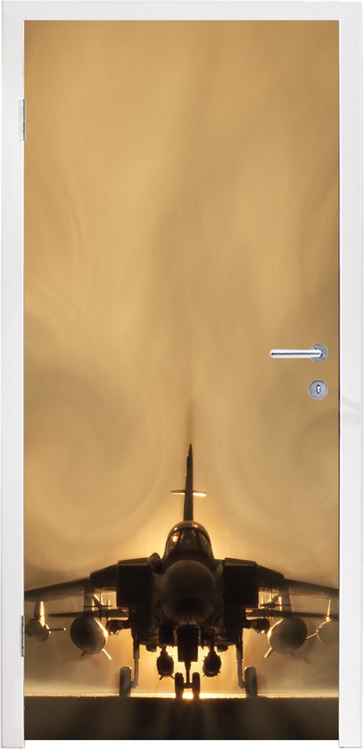Deursticker Een straaljager bij een tornado - 75x205 cm - Deurposter