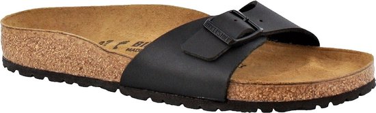 Zwarte Birkenstock slipper, zijaanzicht. Met gesp, leren band en kurken zool.