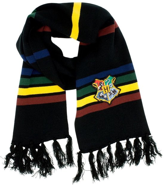 Écharpe noire à rayures horizontales rouges, jaunes, vertes et bleues. Le blason de Poudlard est brodé sur l'écharpe. Avec des franges aux deux extrémités.