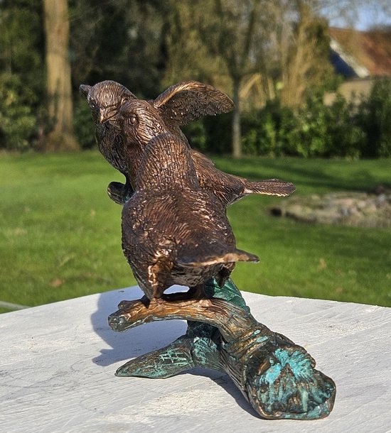 Foto: Mussen op tak 3 vogels bronzen beeld dierenbeeld vogel