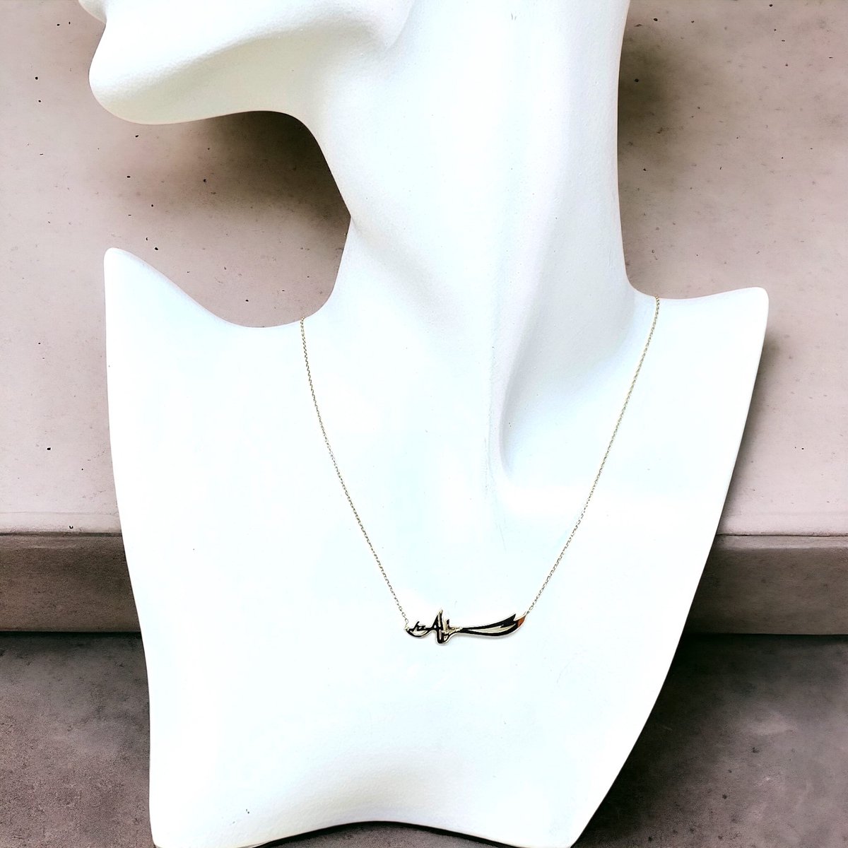Pendentif épée Plaqué Or Avec Cristaux - Chaîne 18 Pouces, Neuf Sans Emballage, Bijou Fantaisie