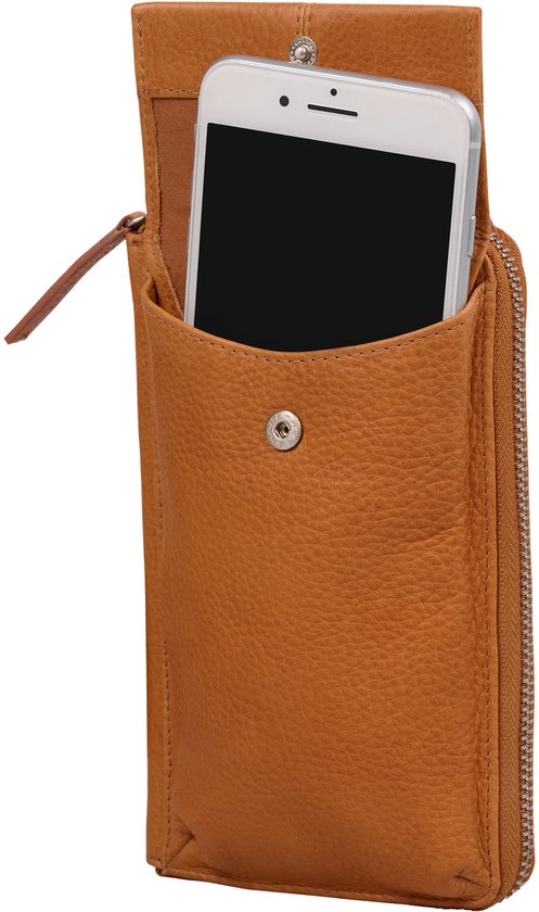 Bruine telefoonportemonnee met open klep en drukknop, met smartphone erin.
