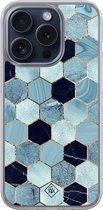 Casimoda® hoesje - Geschikt voor iPhone 15 Pro - Blue Cubes - 2-in-1 case - Schokbestendig - Marble design - Verhoogde randen - Blauw, Transparant