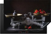 KitchenYeah® Inductie beschermer 81.6x52.7 cm - Inductie - Keukenweegschaal - Vintage - Fruit - Aardbeien - Inductie bescherming - Kookplaataccessoires - Afdekplaat voor kookplaat - Inductiebeschermer - Inductiemat - Inductieplaat mat
