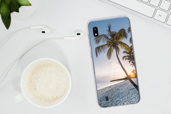 Telefoonhoesje Geschikt voor Samsung Galaxy A10 hoesje - Strand - Zonsondergang - Palmboom - Siliconen Telefoonhoesje Telefoonhoesje