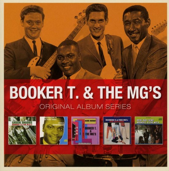 Boekert T. & The MG's Original Album Series. Vier mannen, muzikanten, glimlachend, met gitaren en basgitaren.