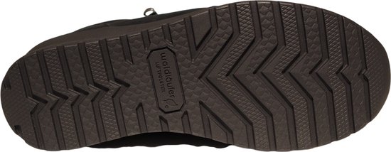 Zool van een zwarte veterboot met profiel en logo.