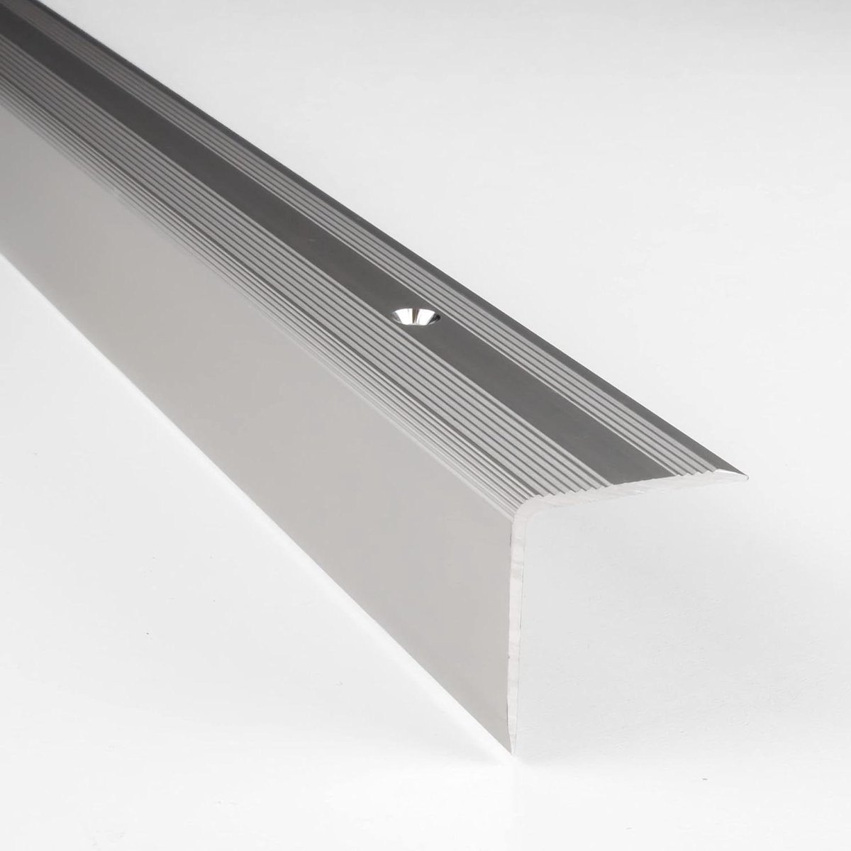Trapneus Profiel - Trapprofiel Hoekprofiel - Trap Randen Beschermen - Aluminium Met Schroefgaten - 1000 mm - Zilver