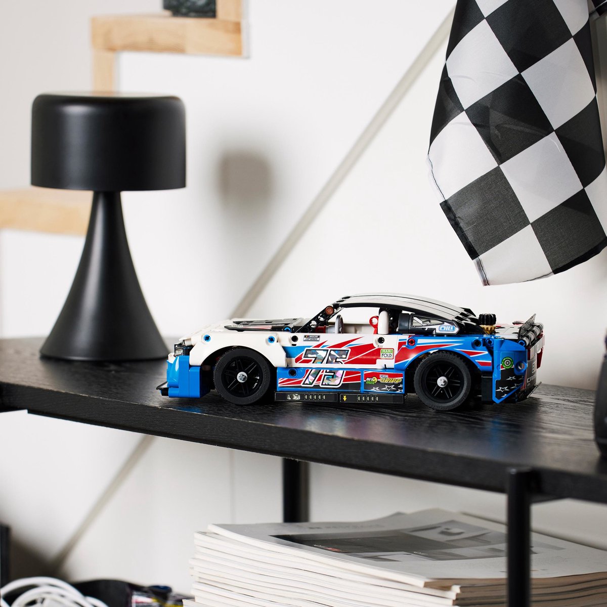 LEGO Technic NASCAR Next Gen Chevrolet Camaro ZL1 Set - 42153 — afbeelding 6